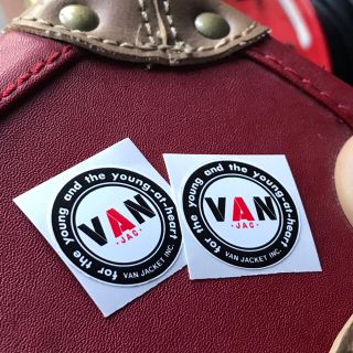 ヴァンヂャケット(VAN Jacket)の特価！VAN正規品丸VANミニステッカー2枚セット販売促進品(その他)