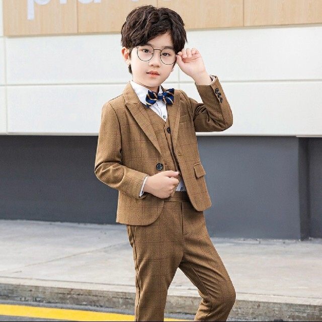 男の子フォーマルスーツ130・ブーツ（19.5〜20.0）セット キッズ/ベビー/マタニティのキッズ服男の子用(90cm~)(ドレス/フォーマル)の商品写真