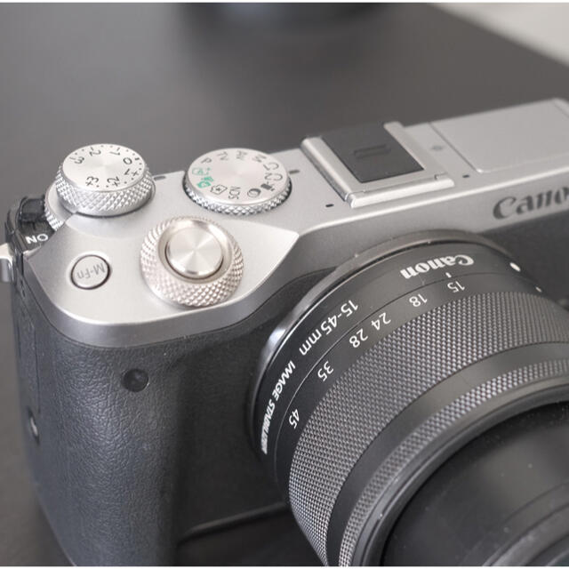 Canon f3.5-6 IS STMレンズキットの通販 by AWAGUMO's shop｜キヤノンならラクマ - Canon M6 シルバー15-45mm 高品質好評