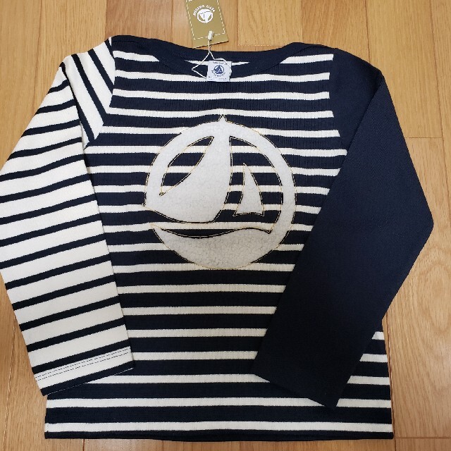 PETIT BATEAU(プチバトー)の新品　プチバトー　マニリエール　長袖　Tシャツ　6ans 116 110 キッズ/ベビー/マタニティのキッズ服男の子用(90cm~)(Tシャツ/カットソー)の商品写真