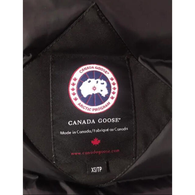 CANADA GOOSE(カナダグース)のCANADA GOOSE カナダグース ダウンXS ブラック レディースのジャケット/アウター(ダウンジャケット)の商品写真