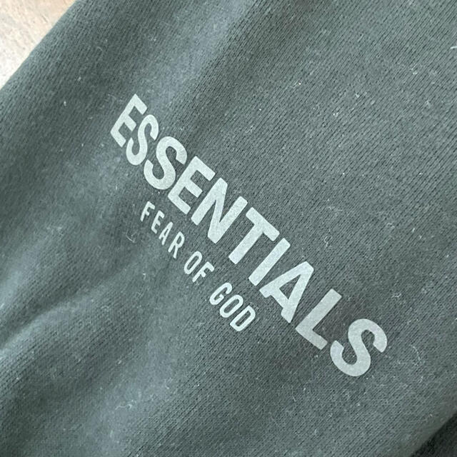 FEAR OF GOD(フィアオブゴッド)のFOG-Essentials Hoodie パ－カ－ ブラック L メンズのトップス(パーカー)の商品写真