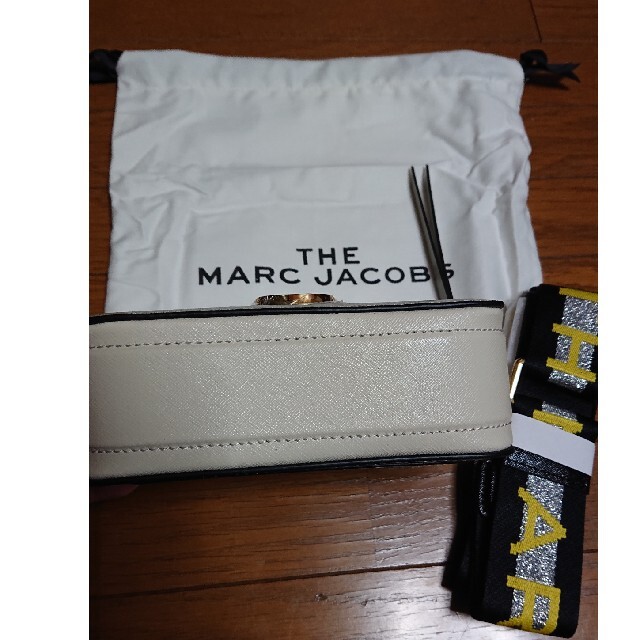 MARC JACOBS(マークジェイコブス)の〜期間限定お値下げ中〜　　　マークジェイコブス　ザ　スナップショット レディースのバッグ(ショルダーバッグ)の商品写真