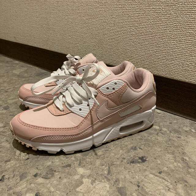 NIKE(ナイキ)のNIKE ナイキ W AIR MAX 90 24cm emmi レディースの靴/シューズ(スニーカー)の商品写真