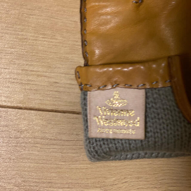 Vivienne Westwood(ヴィヴィアンウエストウッド)のヴィヴィアンウエストウッド　Vivienne Westwood 革手袋　 レディースのファッション小物(手袋)の商品写真