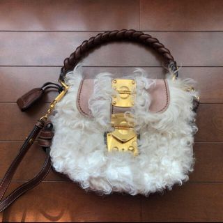 ミュウミュウ(miumiu)のmiumiu  ファーバッグ(ショルダーバッグ)