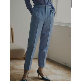 アメリヴィンテージ(Ameri VINTAGE)の新品未使用　COLOR TAPERED TUCK PANTS(スラックス)