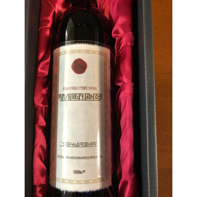 進撃の巨人　マーレ産の赤ワイン　憲兵団ロゴ入ワインオープナー付　未開封　匿名配送