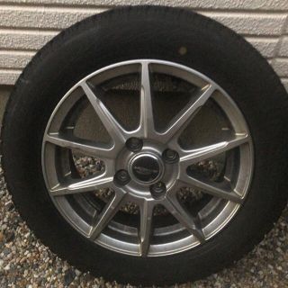 ブリヂストン(BRIDGESTONE)のスタッドレスタイヤ(未使用品)アルミ(中古)・ナットセット　(タイヤ・ホイールセット)