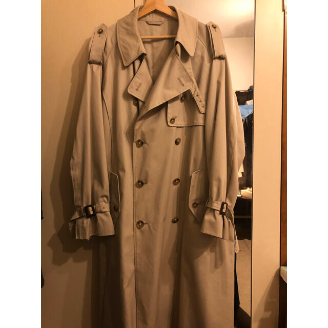 UNUSED(アンユーズド)のstein | LAY OVERSIZE TRENCH COAT (BEIGE) メンズのジャケット/アウター(トレンチコート)の商品写真