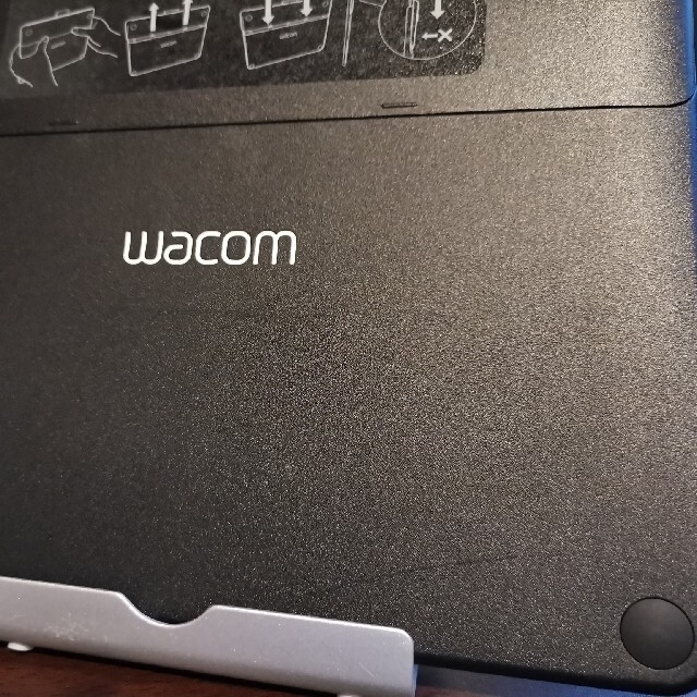 Wacom(ワコム)のWacom Intous Art small (CTH-490) スマホ/家電/カメラのPC/タブレット(PC周辺機器)の商品写真