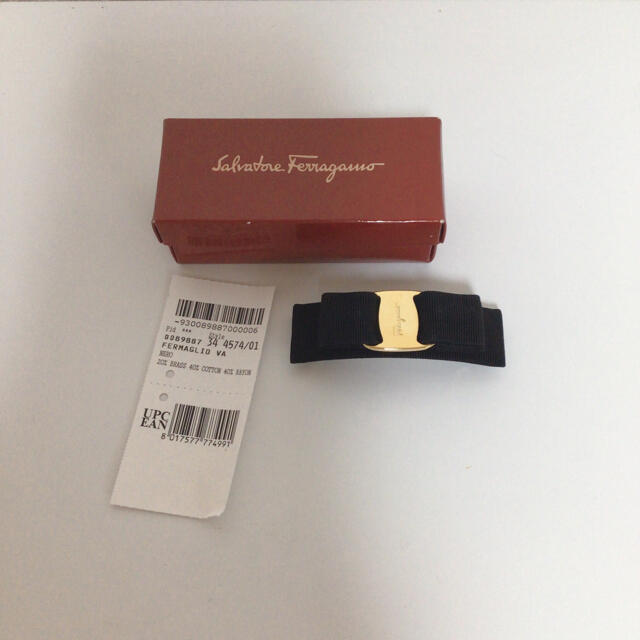 Ferragamo フェラガモ　バレッタ　ヴァラリボン