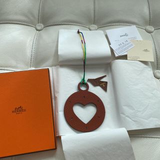 エルメス(Hermes)の【希少・新品未使用】エルメス　プティアッシュ　ハート(バッグチャーム)