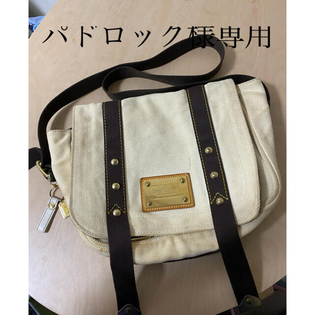 LOUIS VUITTON(ルイヴィトン)のルイヴィトン アンティグア ブザスPM エクリュ 斜め掛けショルダー レディースのバッグ(ショルダーバッグ)の商品写真