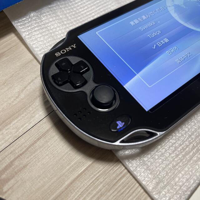 PlayStation Vita(プレイステーションヴィータ)のSONY PlayStationVITA 本体  PCH-1000 ZA01  エンタメ/ホビーのゲームソフト/ゲーム機本体(携帯用ゲーム機本体)の商品写真