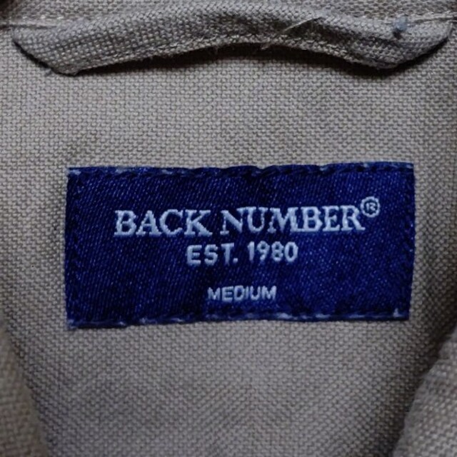 BACK NUMBER(バックナンバー)の（古着）back number　レギュラーシャツ　Mサイズ　ベージュ メンズのトップス(シャツ)の商品写真