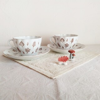 *arabia ☘ brown leaf  cup ＆ saucer (b)