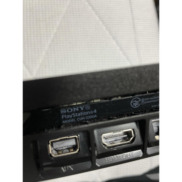 PlayStation4(プレイステーション4)のSONY PlayStation4 CUH-2200A エンタメ/ホビーのゲームソフト/ゲーム機本体(家庭用ゲーム機本体)の商品写真