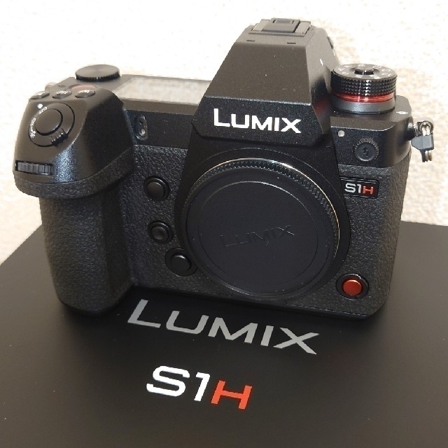 Panasonic(パナソニック)のLUMIX DCｰS1H Panasonic フルサイズミラーレスカメラ 美品 スマホ/家電/カメラのカメラ(ミラーレス一眼)の商品写真