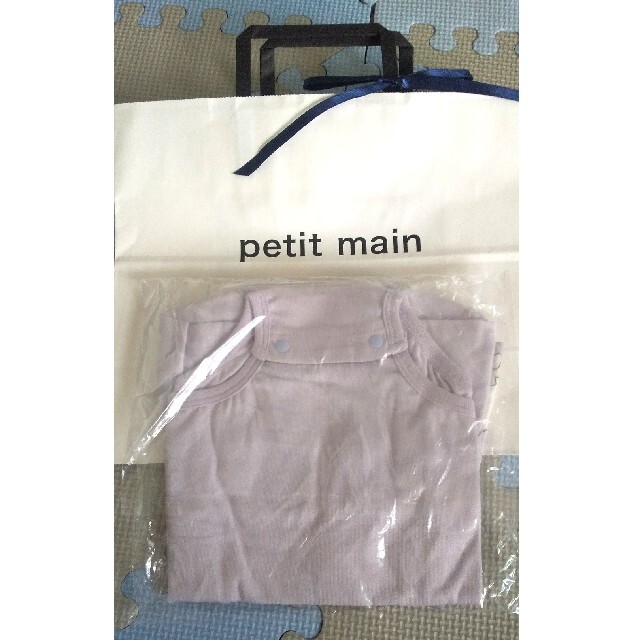 petit main(プティマイン)のpetit main よだれカバー 半袖ロンパース ギフトセット キッズ/ベビー/マタニティのベビー服(~85cm)(ロンパース)の商品写真