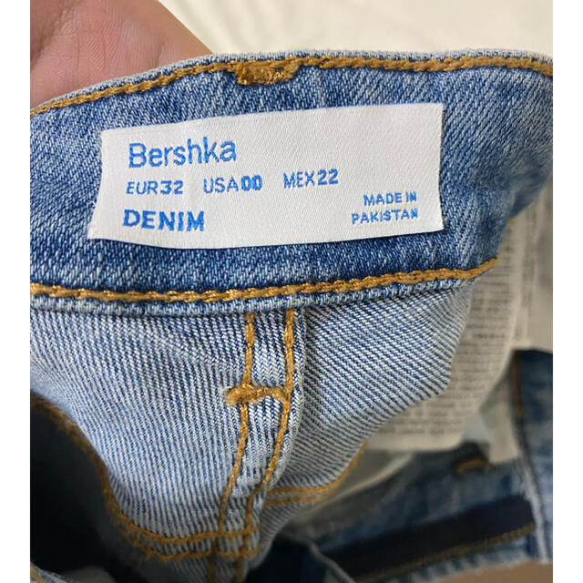 Bershka(ベルシュカ)のデニムワイドパンツ レディースのパンツ(デニム/ジーンズ)の商品写真
