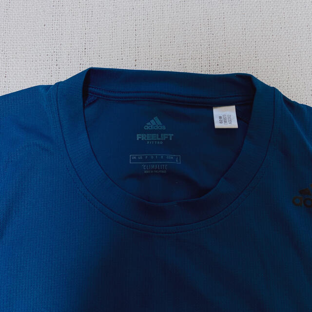 adidas(アディダス)のadidas アディダス Tシャツ Oサイズ ブルー メンズのトップス(Tシャツ/カットソー(半袖/袖なし))の商品写真