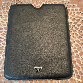 プラダ(PRADA)の美品　プラダ  iPadケース　ブラック(iPadケース)