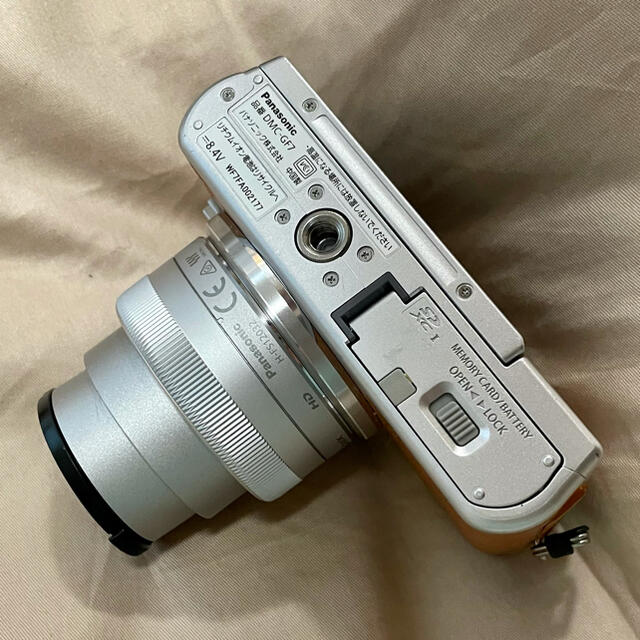 Panasonic(パナソニック)のPanasonic LUMIX GF7 部品欠け スマホ/家電/カメラのカメラ(ミラーレス一眼)の商品写真