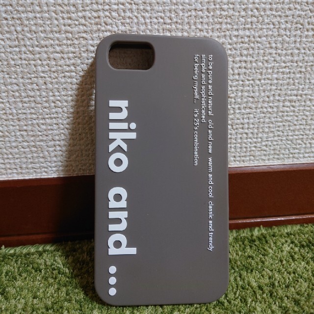 niko and...(ニコアンド)のNiko and…iPhoneケース  スマホ/家電/カメラのスマホアクセサリー(iPhoneケース)の商品写真