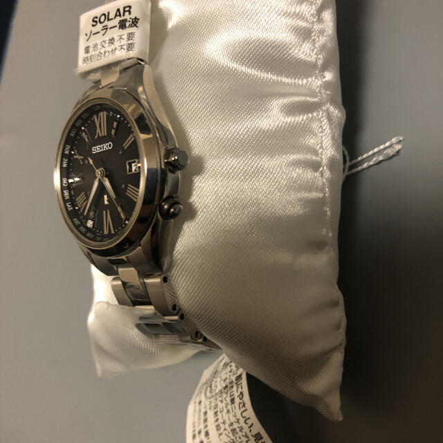SEIKO(セイコー)の専用　新品 SEIKO ルキア ダイヤ入 レディース シルバー　ソーラー腕時計 レディースのファッション小物(腕時計)の商品写真