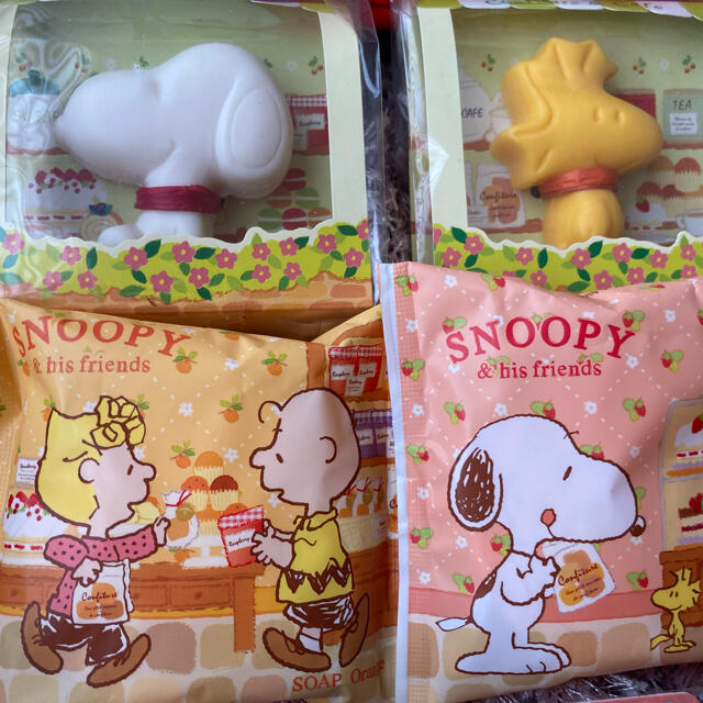 SNOOPY(スヌーピー)のスヌーピー石鹸、スポンジセット コスメ/美容のボディケア(ボディソープ/石鹸)の商品写真