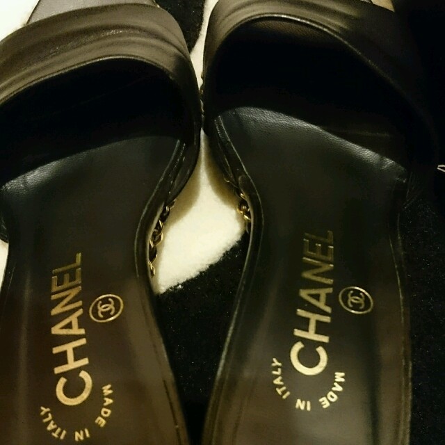 CHANEL(シャネル)の参考定価￥88000★CHANELチェーン 👡サンダル👡 レディースの靴/シューズ(サンダル)の商品写真