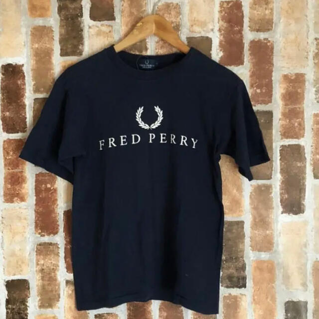 FRED PERRY(フレッドペリー)の一点物希少絶版　ビックロゴ　フレッドペリー　ハイブランド メンズのトップス(Tシャツ/カットソー(半袖/袖なし))の商品写真