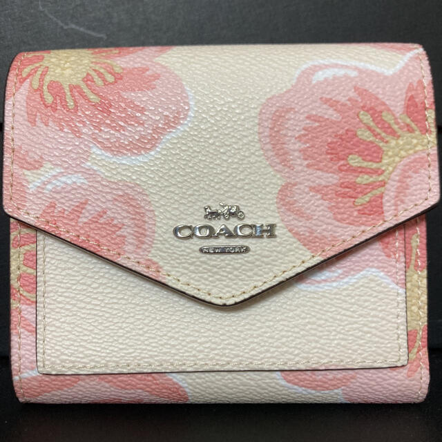 COACH(コーチ)のcoach 正規品　コーチ　折財布　桜 レディースのファッション小物(財布)の商品写真