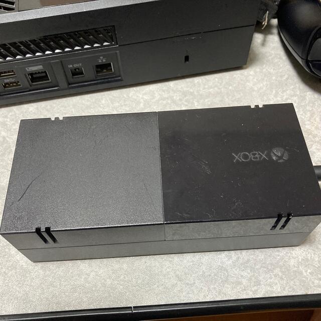 Xbox(エックスボックス)のxbox one 初期型　hdd 500GB エンタメ/ホビーのゲームソフト/ゲーム機本体(家庭用ゲーム機本体)の商品写真