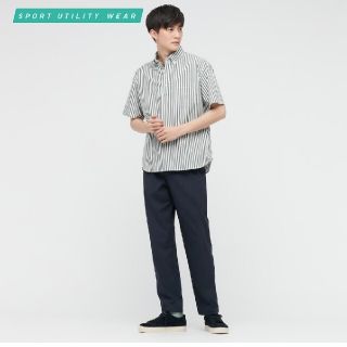 ユニクロ(UNIQLO)のユニクロ　ナイロンギアパンツ　S ネイビー(ワークパンツ/カーゴパンツ)