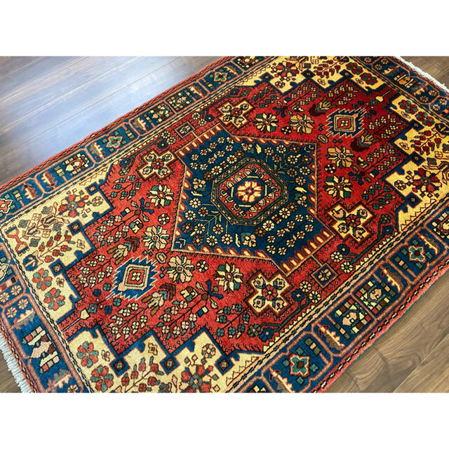 新作限定品】 ナハバンド産 ペルシャ絨毯 206×129cmの通販 by My Aladdin's Rug｜ラクマ