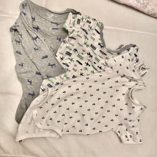 エイチアンドエム(H&M)のベビー服　ロンパース３枚肌着5060(肌着/下着)