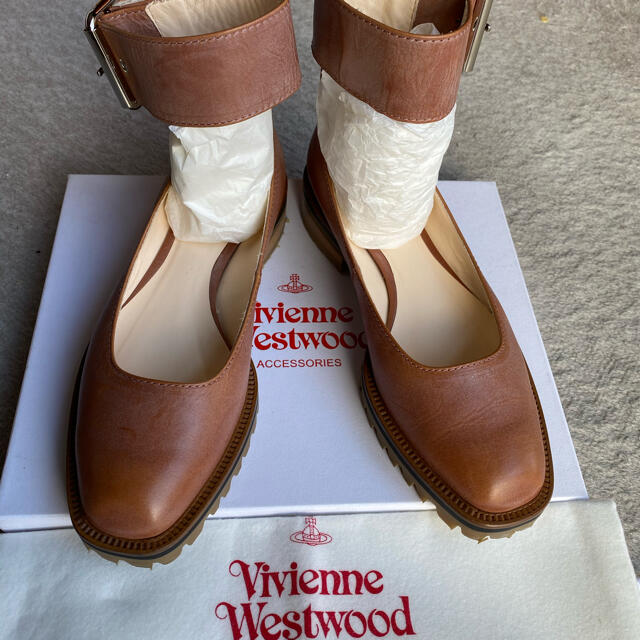 Vivienne Westwood(ヴィヴィアンウエストウッド)のVivienne Westwood  革靴　(本日のみ値下) レディースの靴/シューズ(ローファー/革靴)の商品写真