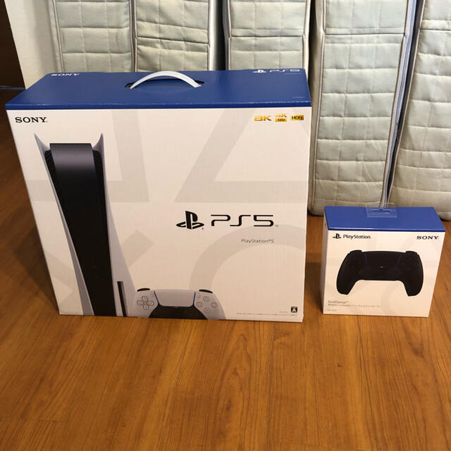 SONY(ソニー)の新品 PS5 本体＋DualSense コントローラー ミッドナイトブラック エンタメ/ホビーのゲームソフト/ゲーム機本体(家庭用ゲーム機本体)の商品写真