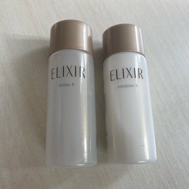 ELIXIR(エリクシール)のエリクシール　アドバンスド　エイジングケア　しっとり　新品未開封 コスメ/美容のキット/セット(サンプル/トライアルキット)の商品写真