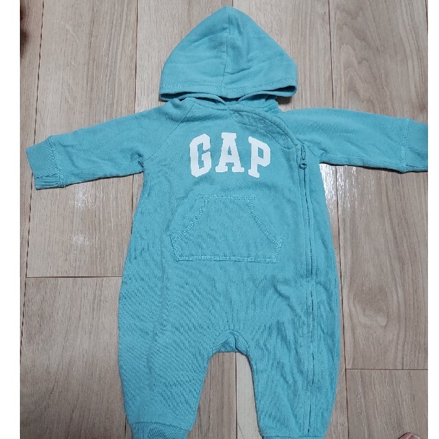 GAP(ギャップ)のギャップ　ロンパース　3-6months　2枚 キッズ/ベビー/マタニティのベビー服(~85cm)(ロンパース)の商品写真