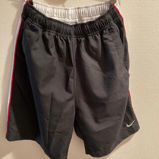 ナイキ(NIKE)のNIKE ショートパンツ　メンズSサイズ(ショートパンツ)