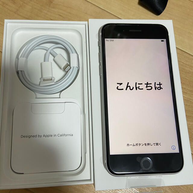 新品 iPhoneSE2 本体 64GB SIMロック解除済み第2世代ホワイト