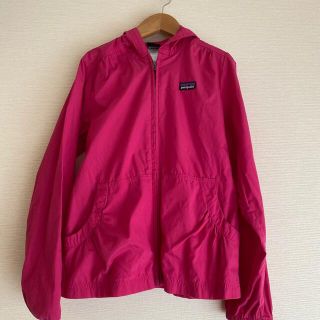 パタゴニア(patagonia)のパタゴニア　キッズ　10（M）　ショッキングピンク(ジャケット/上着)