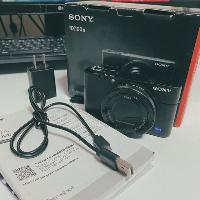 SONY(ソニー)のSONY Cyber−Shot RX DSC-RX100M5 スマホ/家電/カメラのカメラ(コンパクトデジタルカメラ)の商品写真