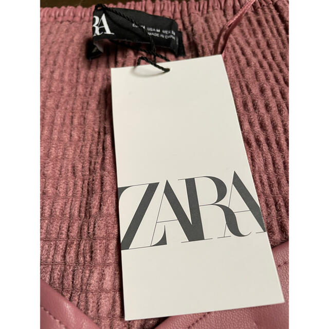 ZARA(ザラ)のZARA大人可愛いフェイクレザーカットソー レディースのトップス(その他)の商品写真