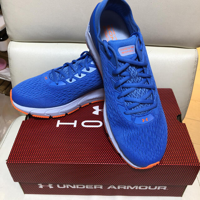 UNDER ARMOUR(アンダーアーマー)の新品未使用　アンダーアーマー ランニングシューズ　Bluetooth メンズの靴/シューズ(スニーカー)の商品写真