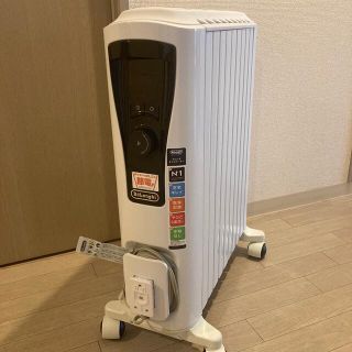 デロンギ(DeLonghi)のデロンギ　オイルヒーター(オイルヒーター)