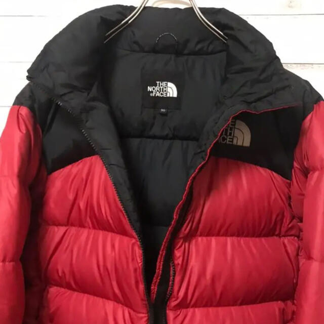 THE NORTH FACE(ザノースフェイス)の大人気ノースフェイス★ヌプシ　700フィル　ダウンジャケット　ブラック　レッド メンズのジャケット/アウター(ダウンジャケット)の商品写真